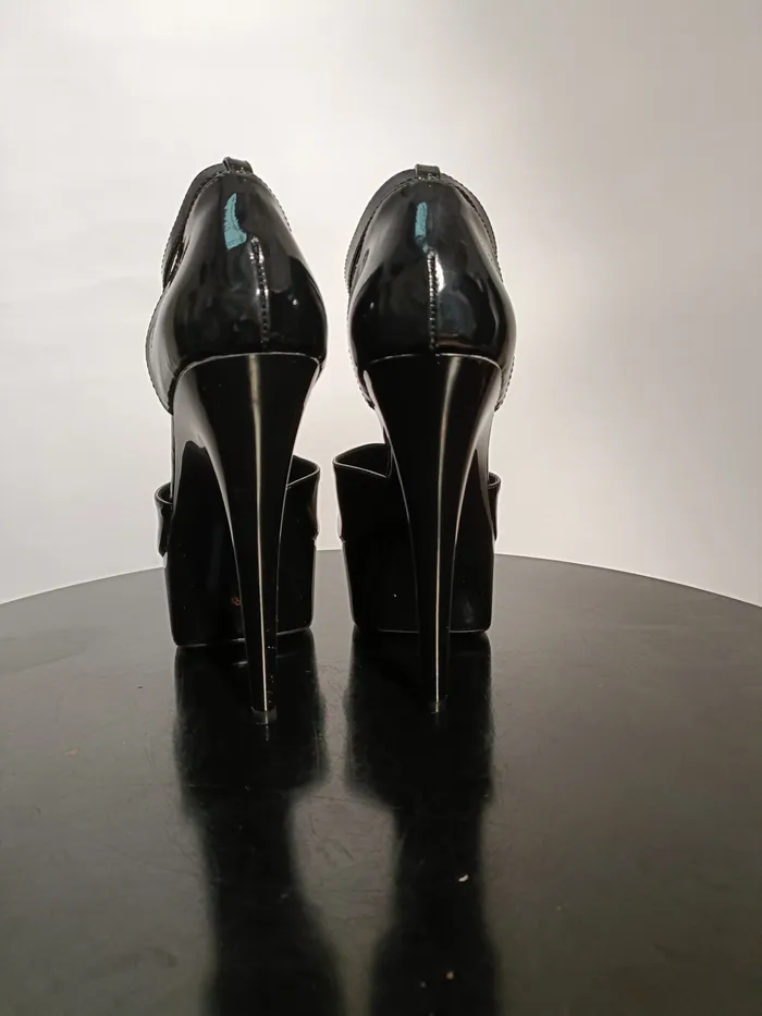 SkinTwocom Clearance Platform Ankle Strap Shoes Size 6 Female Sex Toys